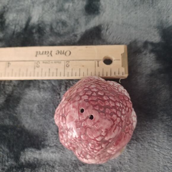 Key Point Raspberry Cluster Salt Shaker- Vintage - Picture 7 of 7